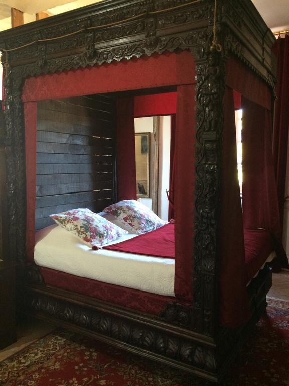 Chateau De Fleury La Foret Bed & Breakfast Igoville ภายนอก รูปภาพ