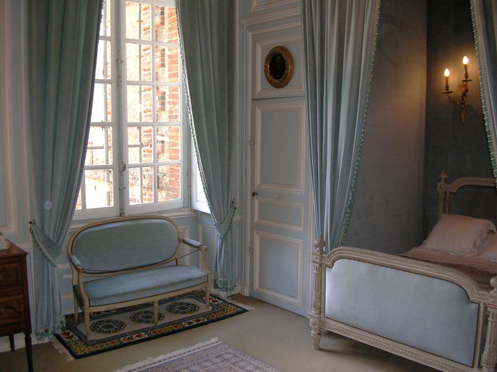 Chateau De Fleury La Foret Bed & Breakfast Igoville ภายนอก รูปภาพ