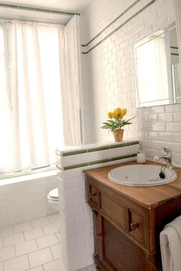 Chateau De Fleury La Foret Bed & Breakfast Igoville ภายนอก รูปภาพ