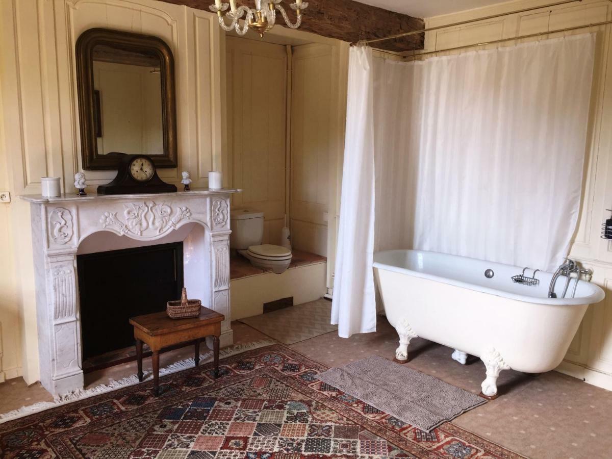 Chateau De Fleury La Foret Bed & Breakfast Igoville ภายนอก รูปภาพ