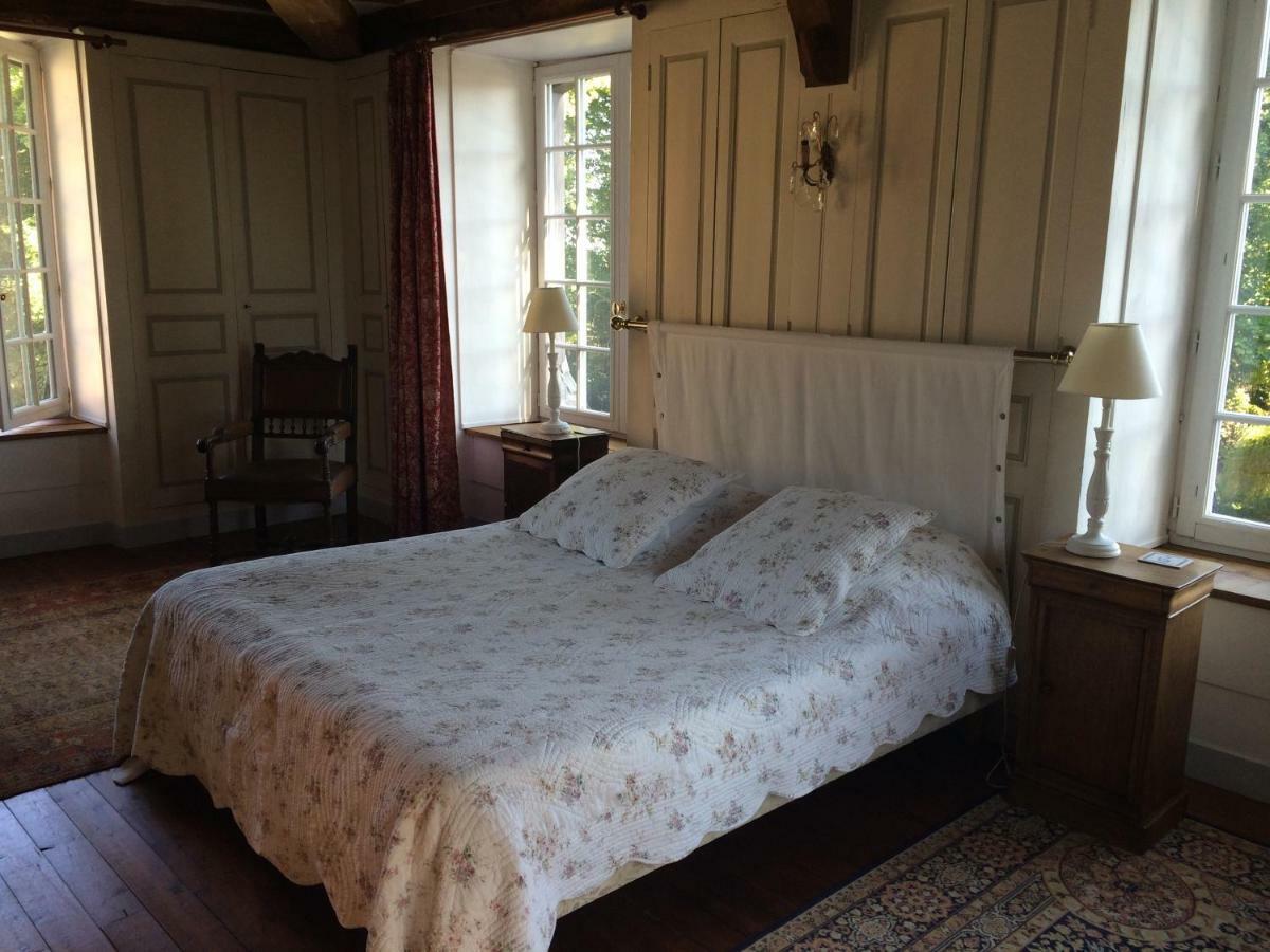 Chateau De Fleury La Foret Bed & Breakfast Igoville ภายนอก รูปภาพ